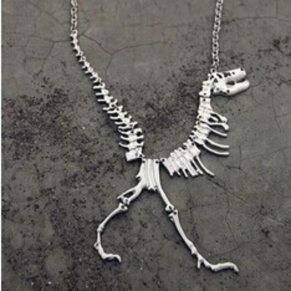 🚨 LAST ONE 🚨 Gold Dinosaur Fossil Necklace - Picture 5 of 5